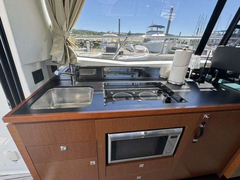 2016 Jeanneau Velasco 37F