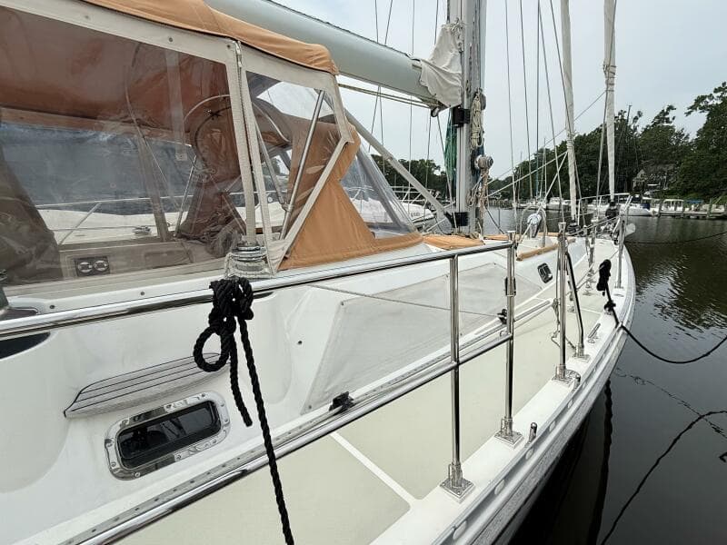 2008 Hylas 46 Center Cockpit