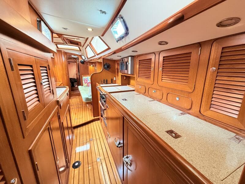 2008 Hylas 46 Center Cockpit