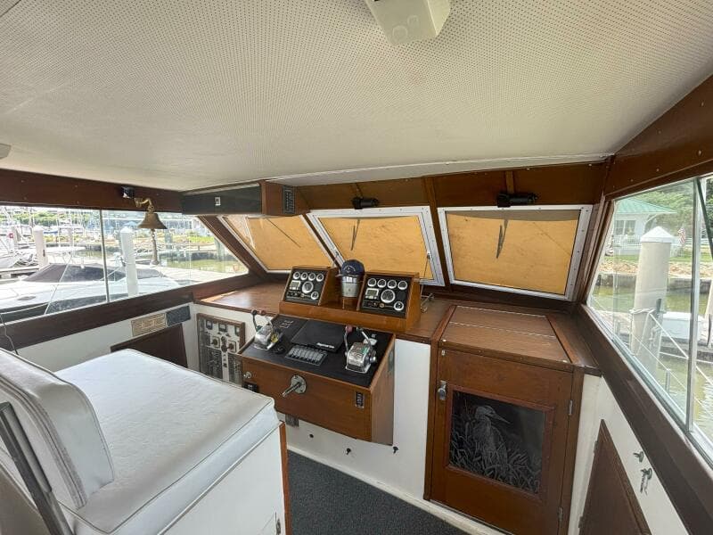 1972 Matthews 4 Flush Deck