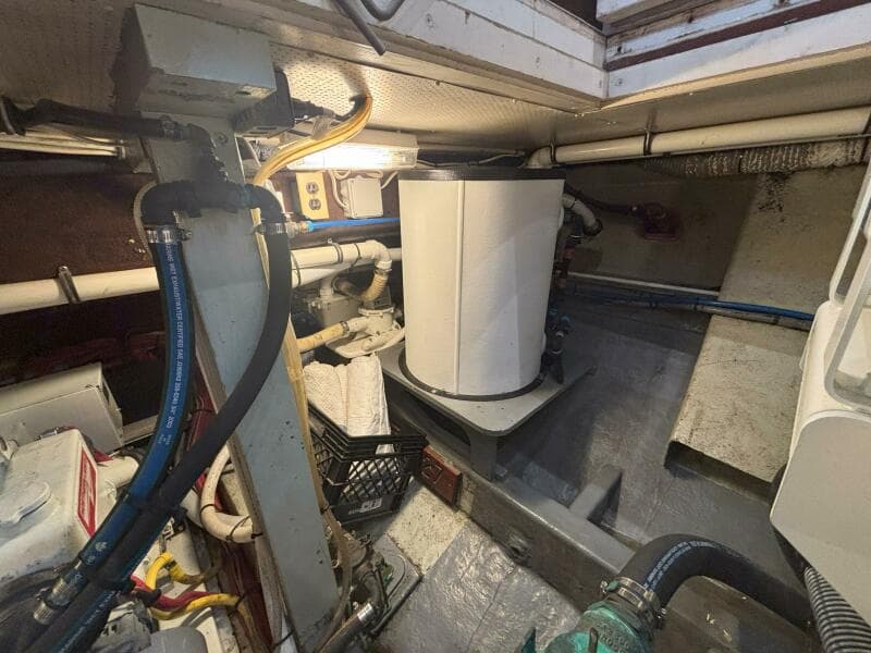 1972 Matthews 4 Flush Deck