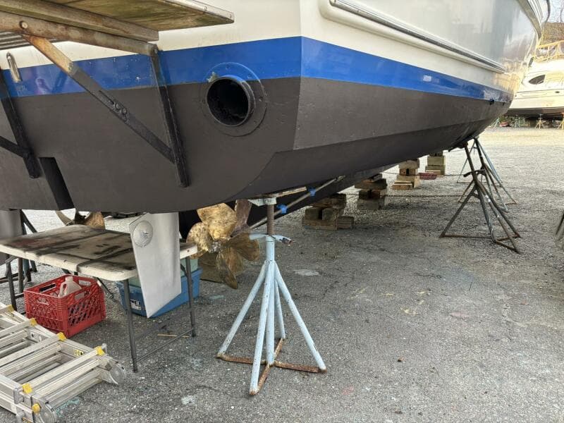 1972 Matthews 4 Flush Deck