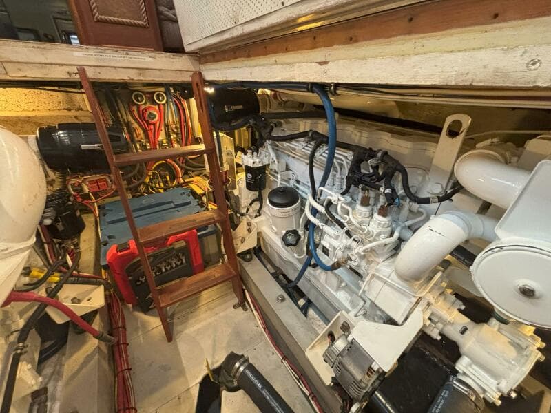 1972 Matthews 4 Flush Deck