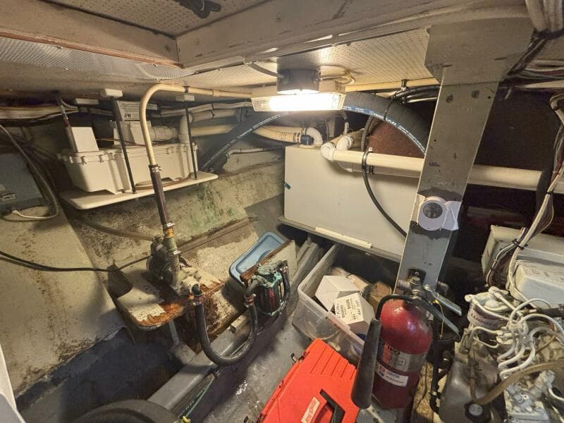 1972 Matthews 4 Flush Deck