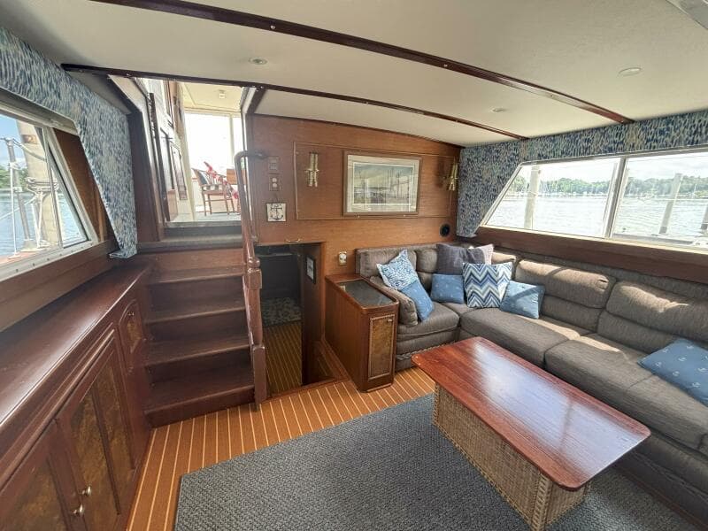 1972 Matthews 4 Flush Deck