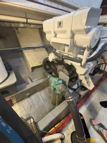 1972 Matthews 4 Flush Deck