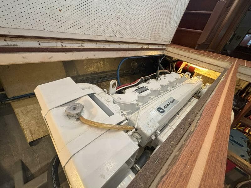 1972 Matthews 4 Flush Deck