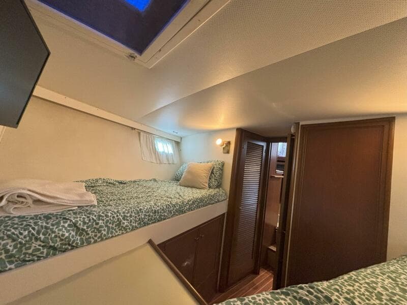 1972 Matthews 4 Flush Deck