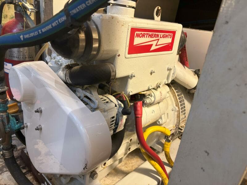 1972 Matthews 4 Flush Deck