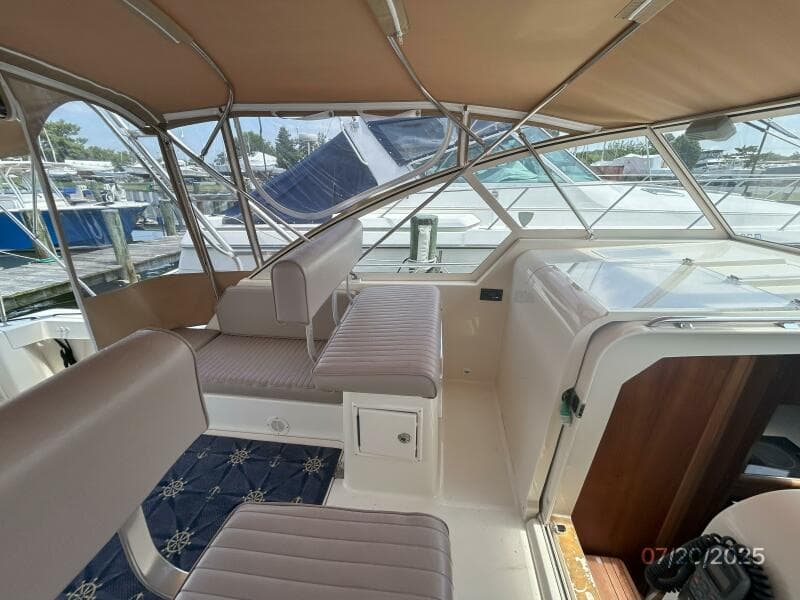 34' Mainship upper deck port