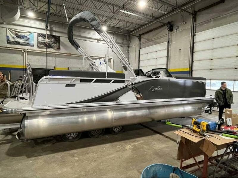 2023 Avalon 2385 LSZ