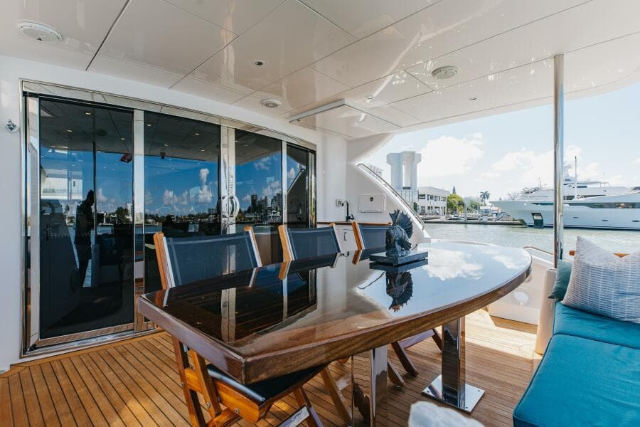 2014 Hatteras 80 - Photo 11