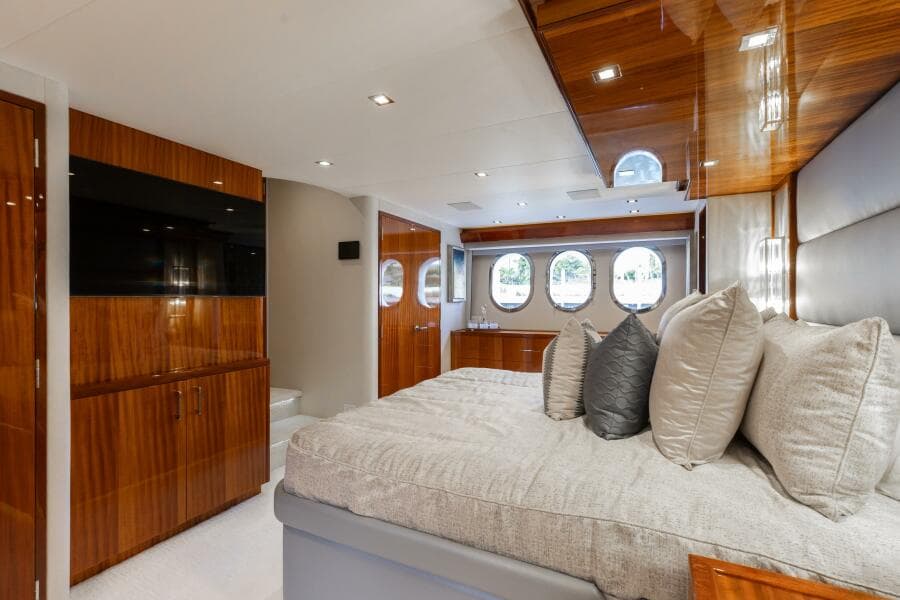 2014 Hatteras 80 - Photo 48