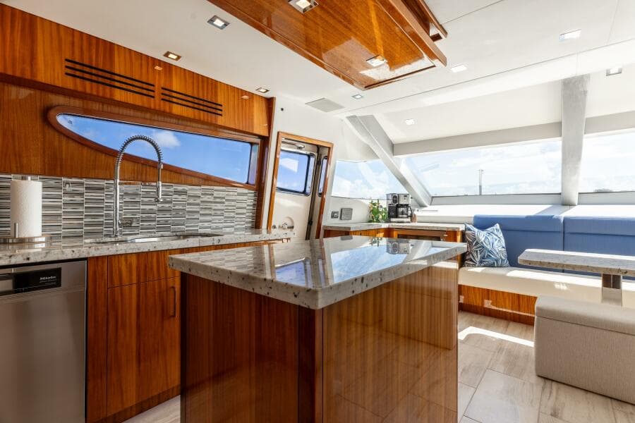 2014 Hatteras 80 - Photo 29
