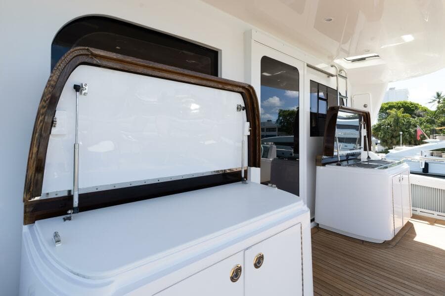 2014 Hatteras 80 - Photo 73