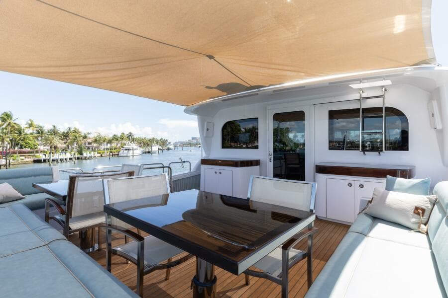 2014 Hatteras 80 - Photo 46
