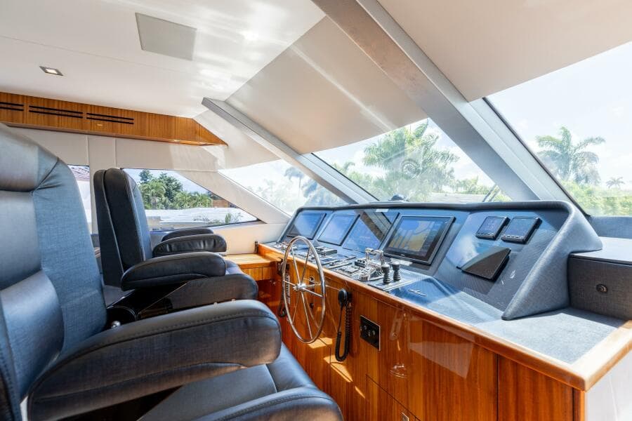 2014 Hatteras 80 - Photo 38
