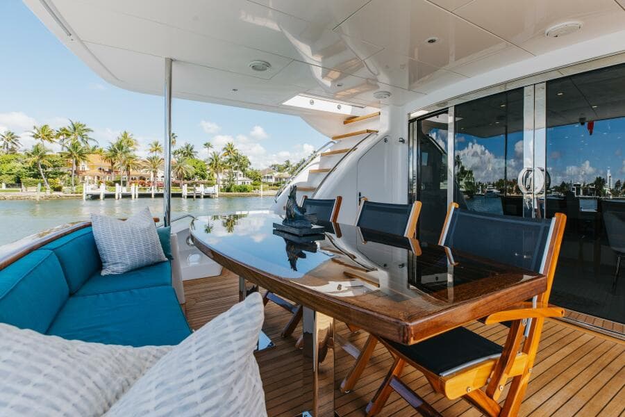 2014 Hatteras 80 - Photo 8