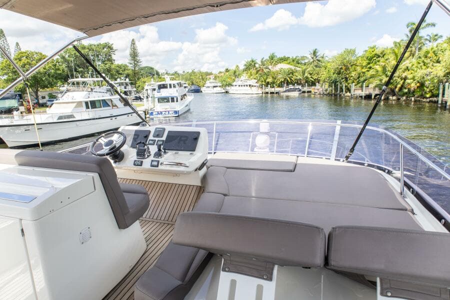 2018 Prestige 500 Flybridge