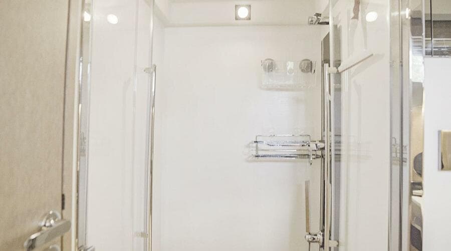 2018 Prestige 500 Flybridge