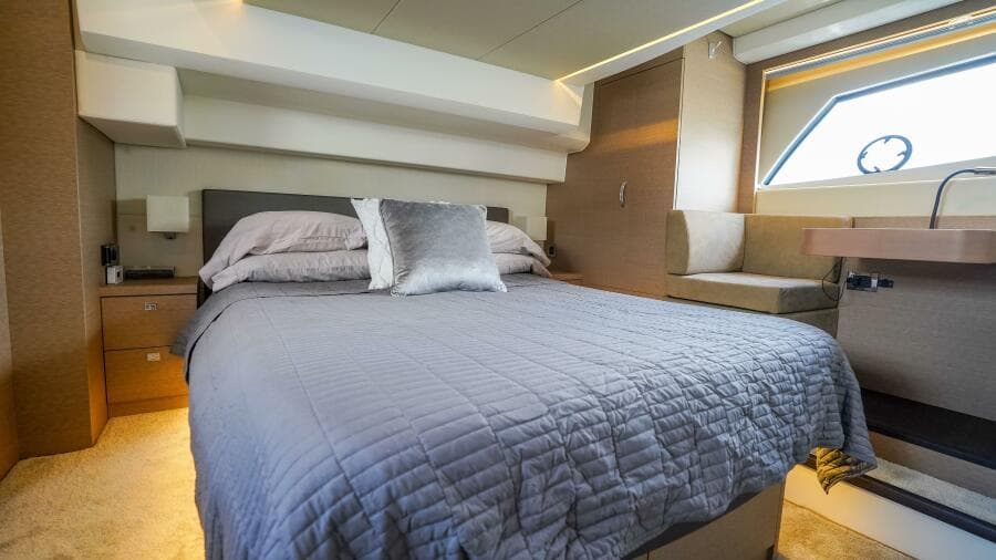 2018 Prestige 500 Flybridge