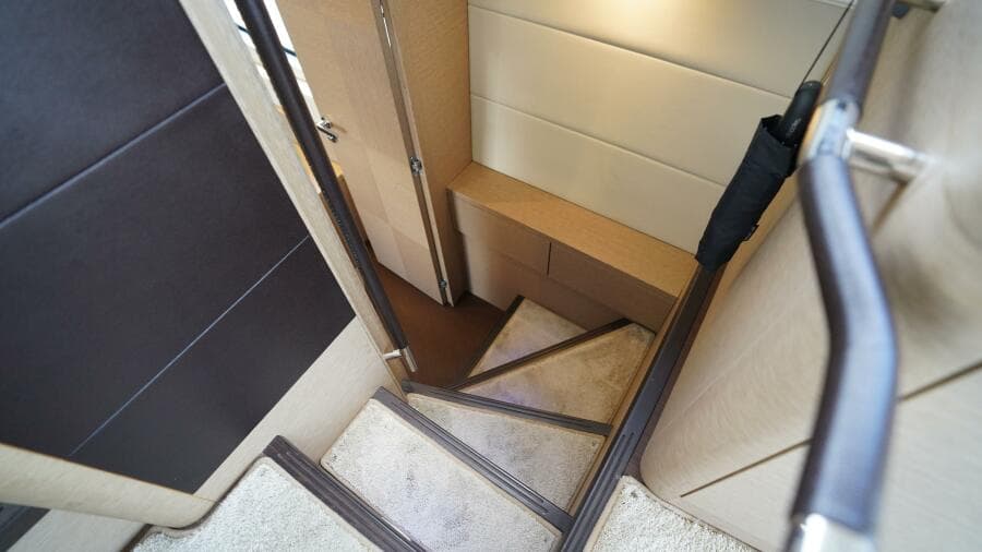 2018 Prestige 500 Flybridge