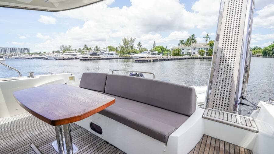 2018 Prestige 500 Flybridge