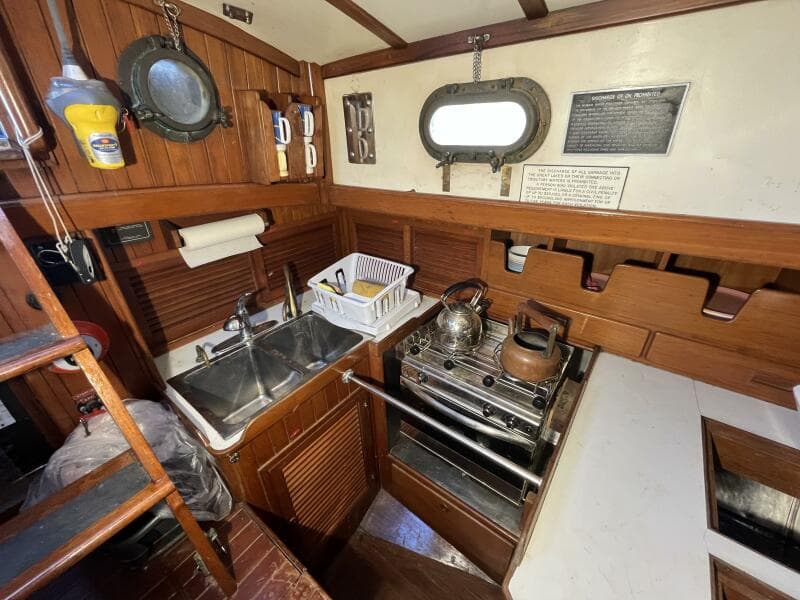 1982 Tayana Tayana 37