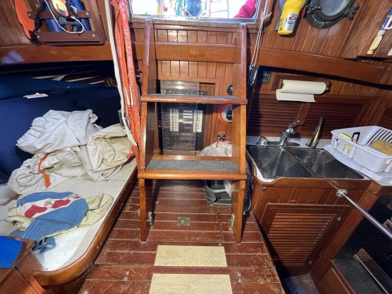 1982 Tayana Tayana 37