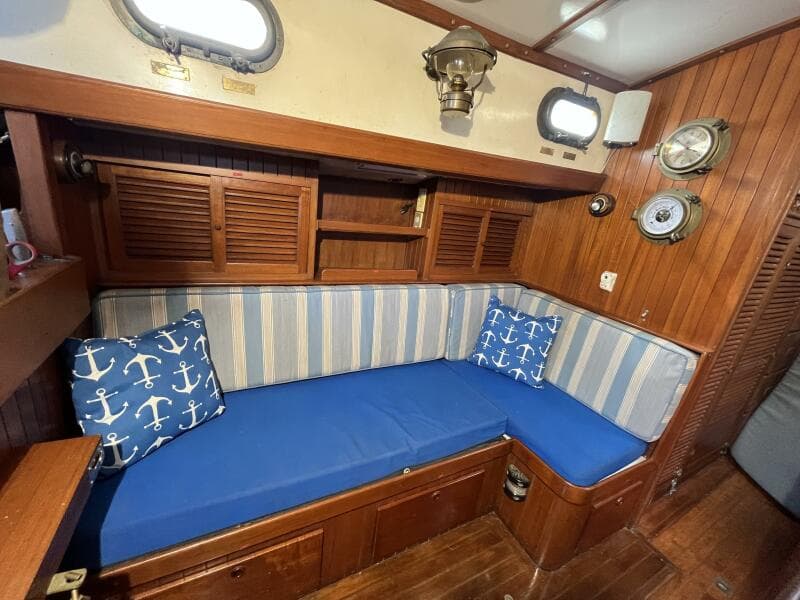 1982 Tayana Tayana 37