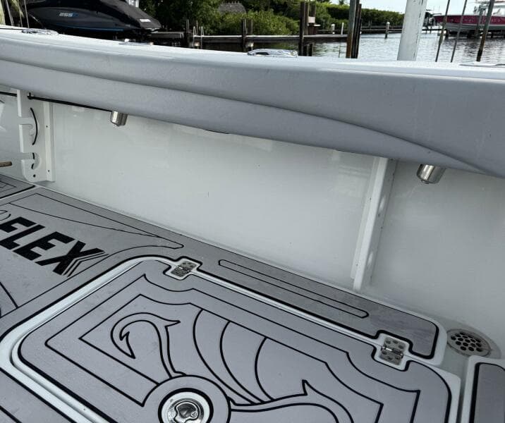 2021 Yellowfin 26 Hybrid