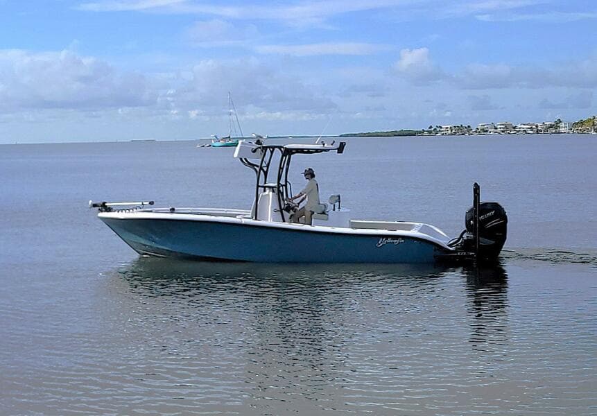 2021 Yellowfin 26 Hybrid