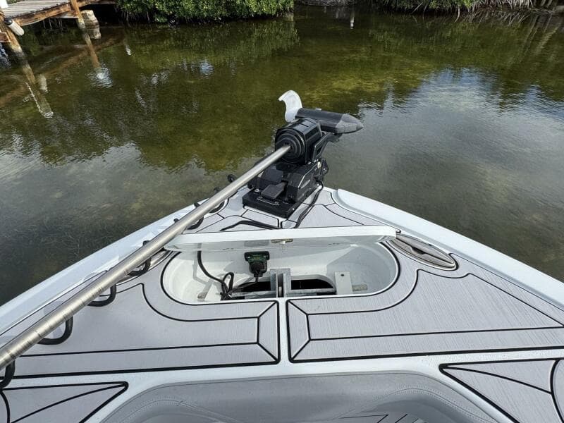 2021 Yellowfin 26 Hybrid