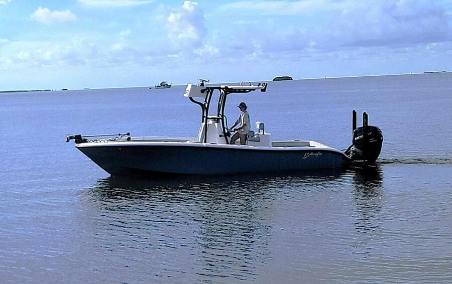 2021 Yellowfin 26 Hybrid