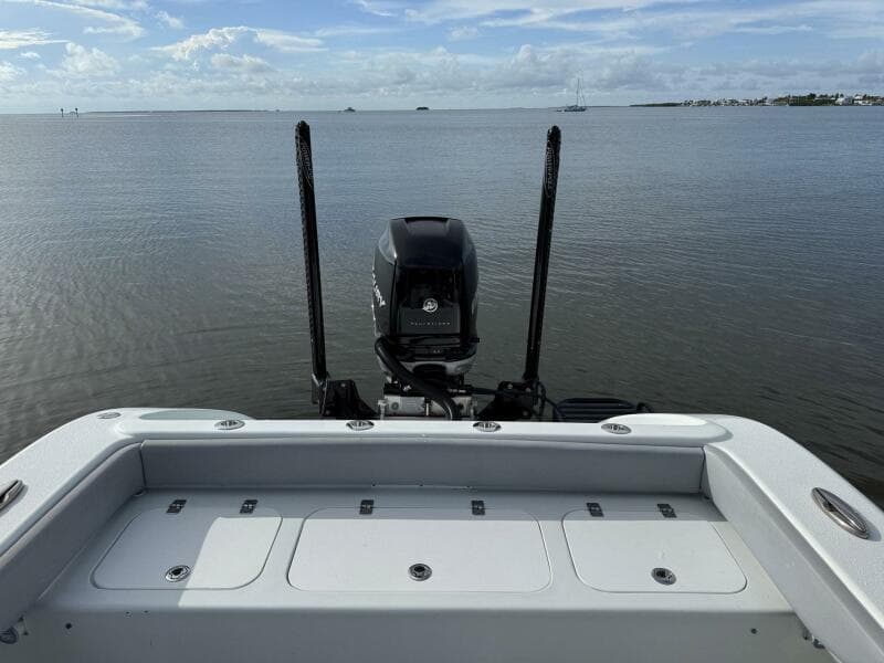 2021 Yellowfin 26 Hybrid