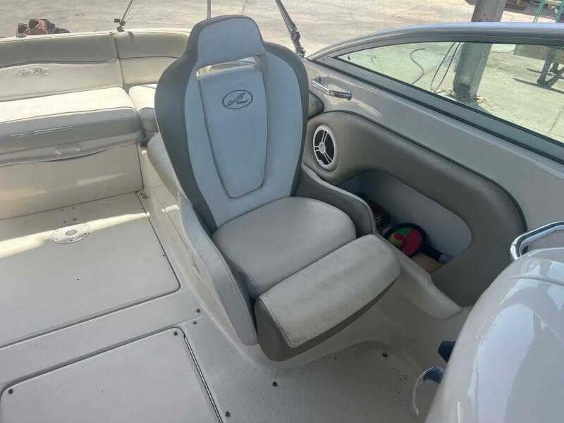 2007 Sea Ray 240 SUNDECK