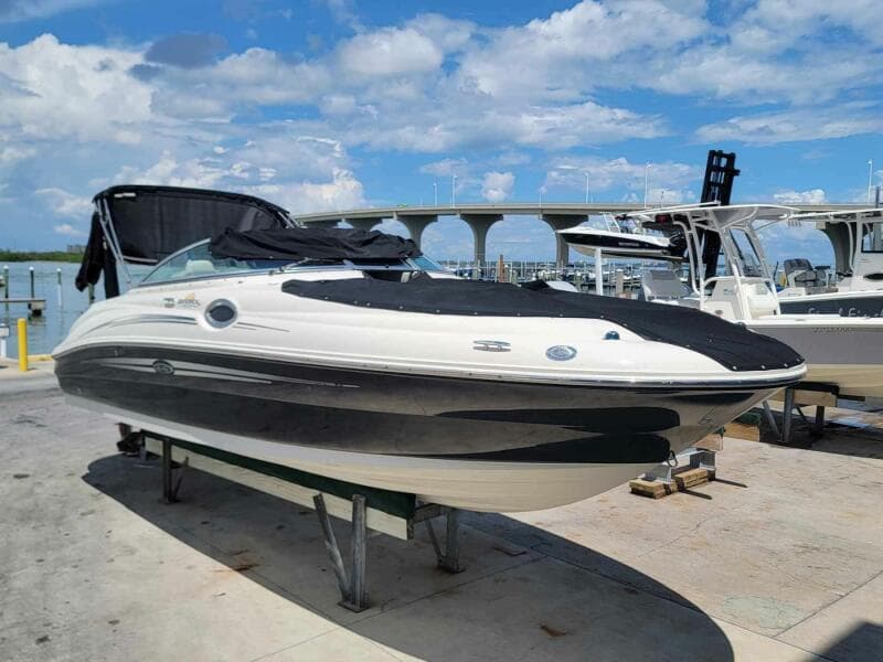 2007 Sea Ray 240 SUNDECK