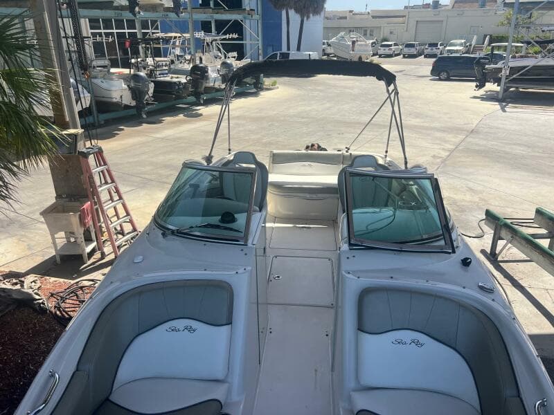 2007 Sea Ray 240 SUNDECK