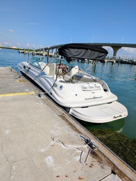 2007 Sea Ray 240 SUNDECK