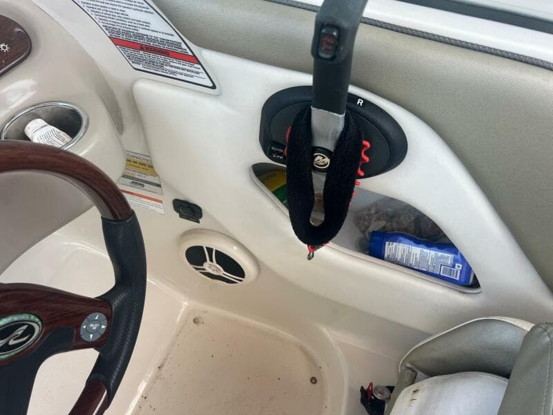 2007 Sea Ray 240 SUNDECK