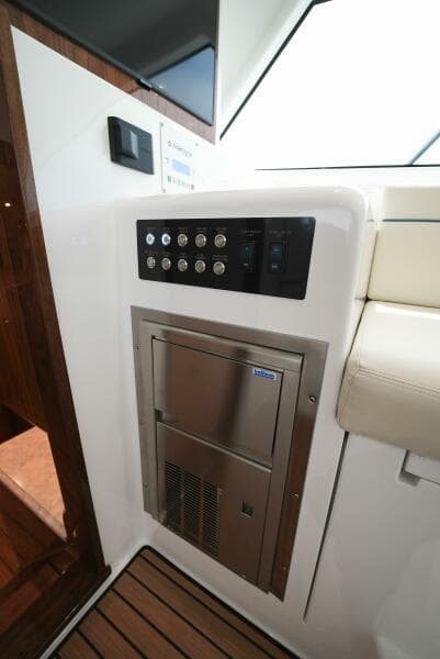 2025 Viking 46 Billfish