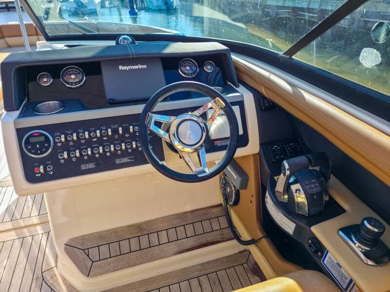 2015 Sea Ray 350 SLX