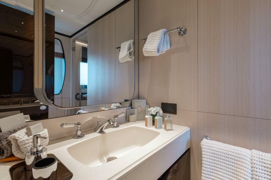 Guest Stateroom Twin Head