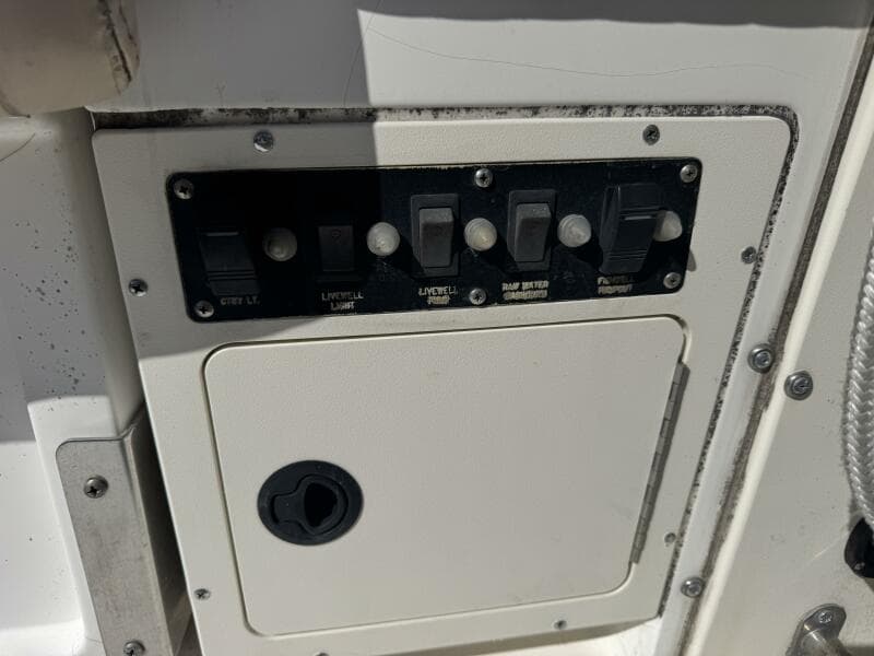 1999 Boston Whaler 28 Conquest