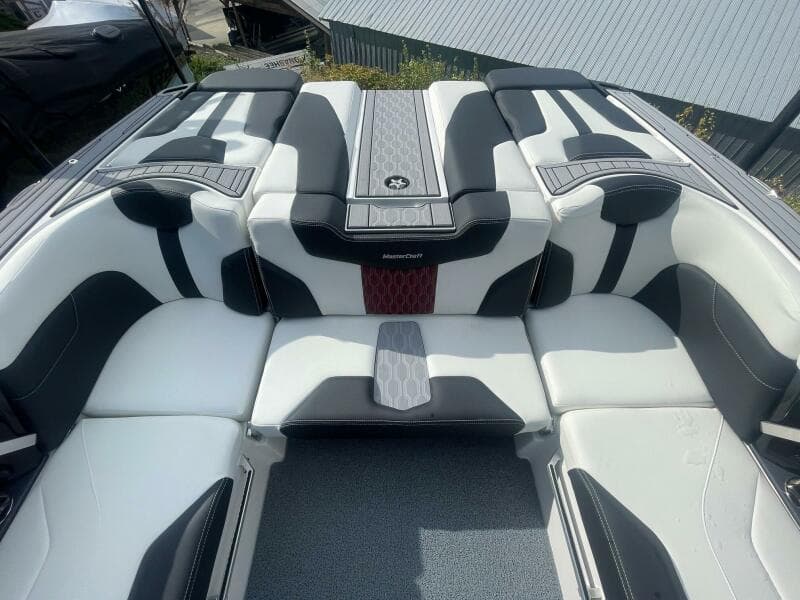 2024 Mastercraft XT24