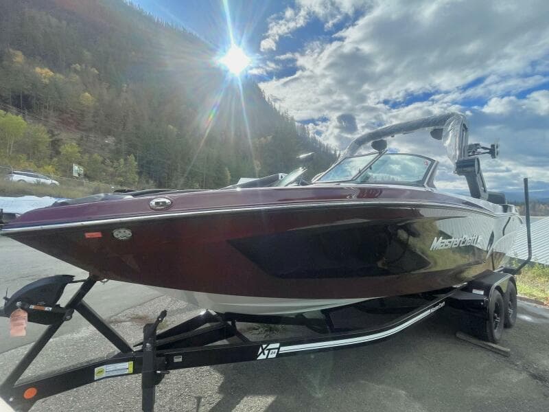 2024 Mastercraft XT24