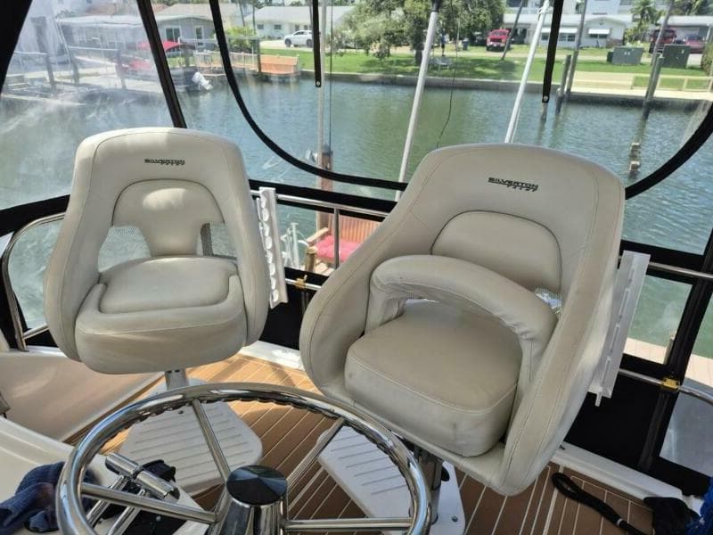 2002 Silverton 38 Convertible