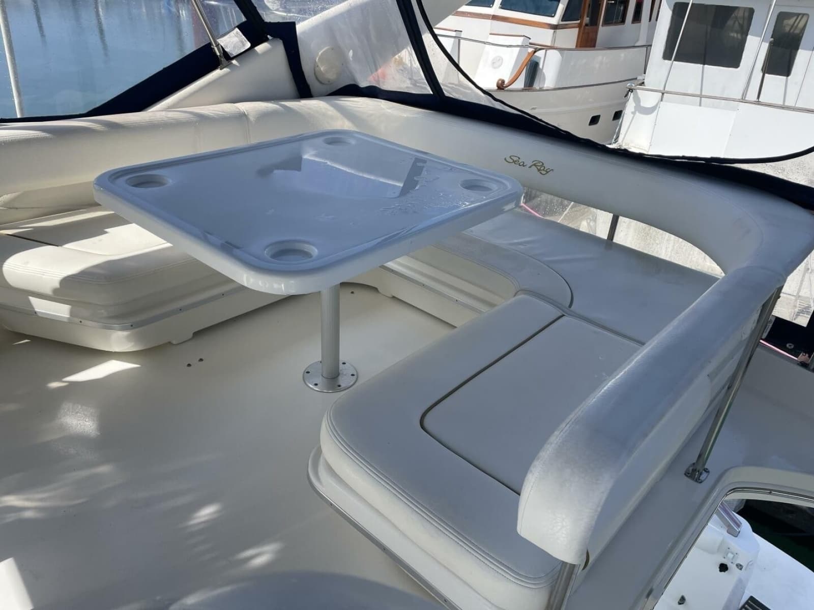 2000 Sea Ray 400 Sedan Bridge - Photo 32