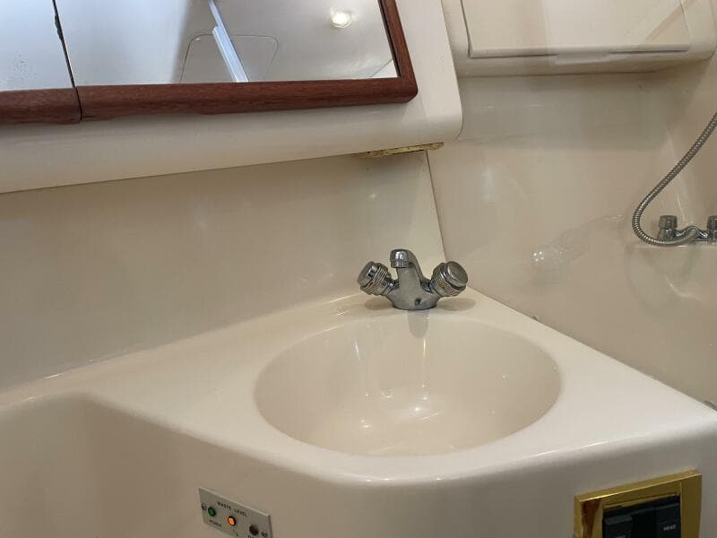 2000 Sea Ray 400 Sedan Bridge