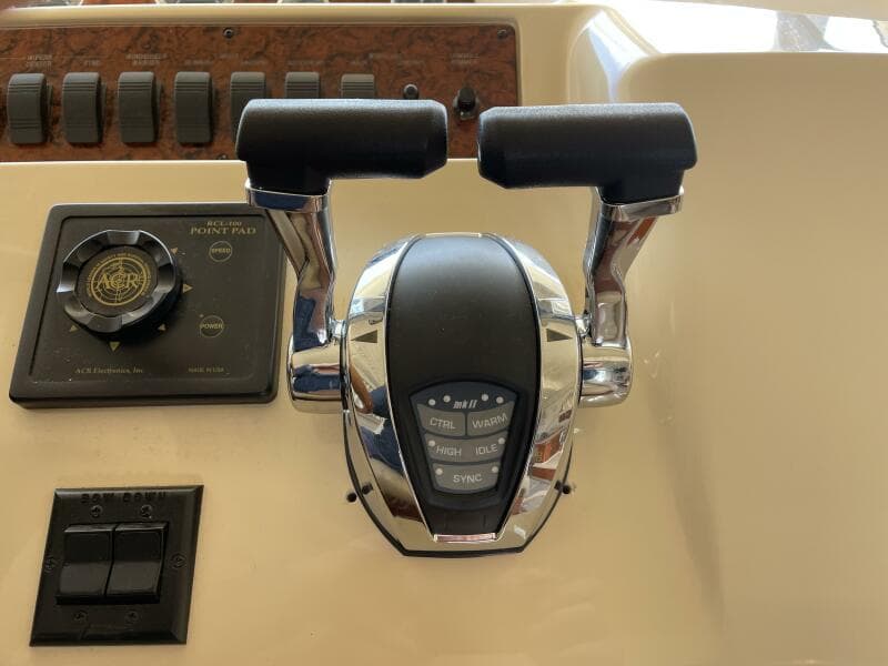 2000 Sea Ray 400 Sedan Bridge